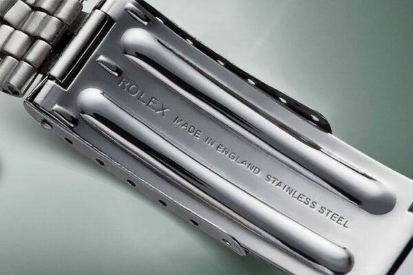 Luxury Stainless Steel Automatic GMT Wristwatch - Image 2